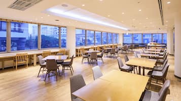 Desayuno buffet todos los días (con cargo)