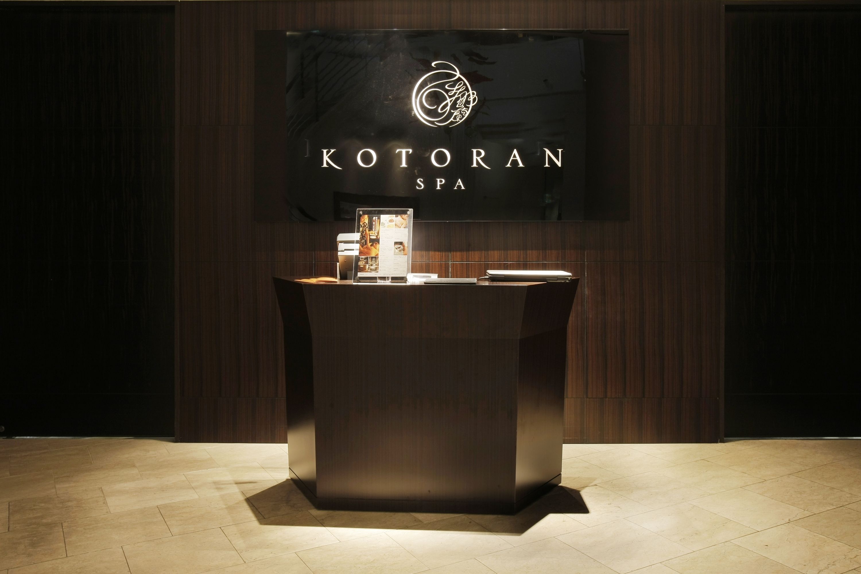 Sauna, hot tub, steam room