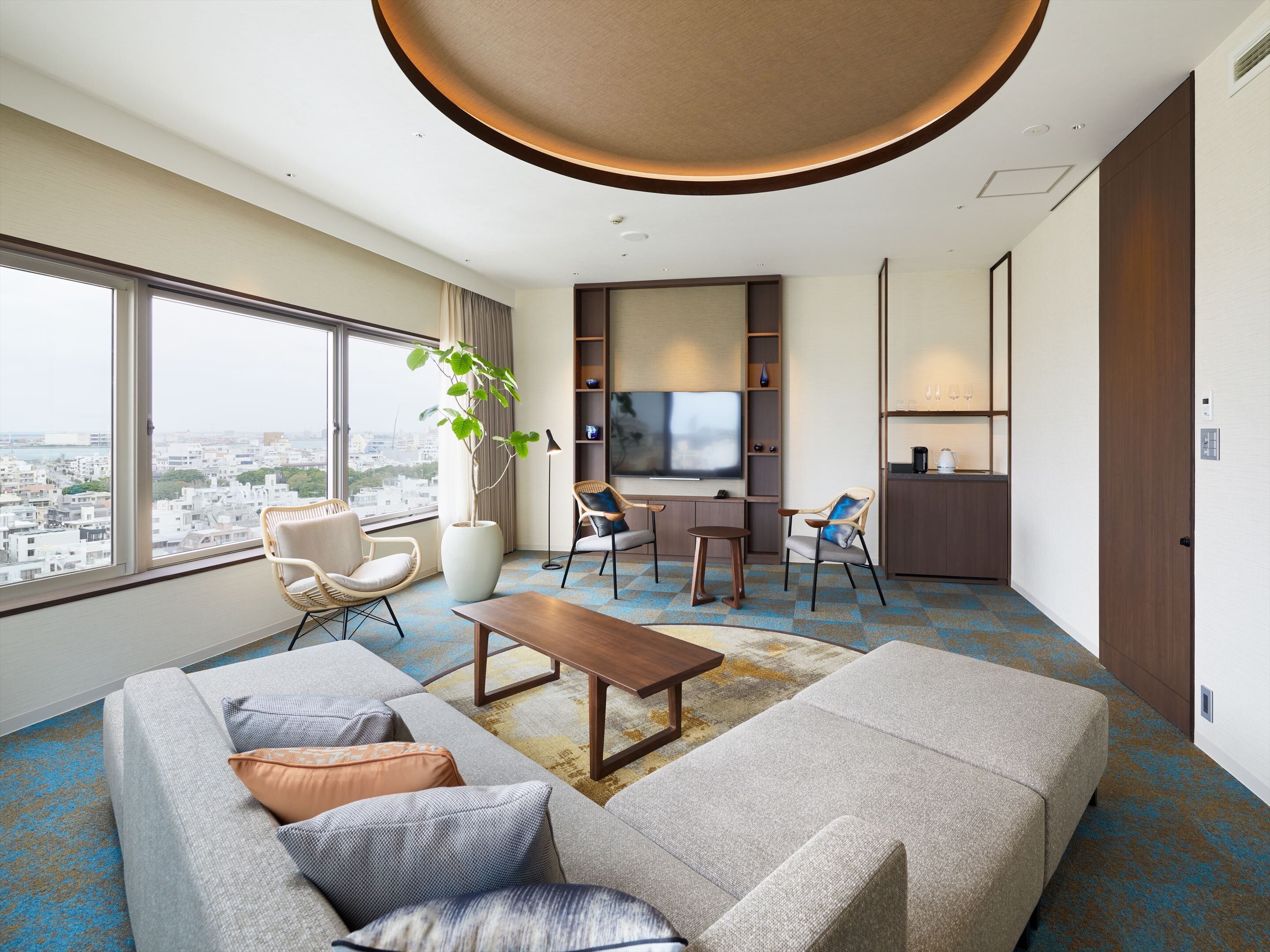 junior suite, non smoking (not available for primary school students and younger) | living area | 32-inch lcd tv with digital channels, tv