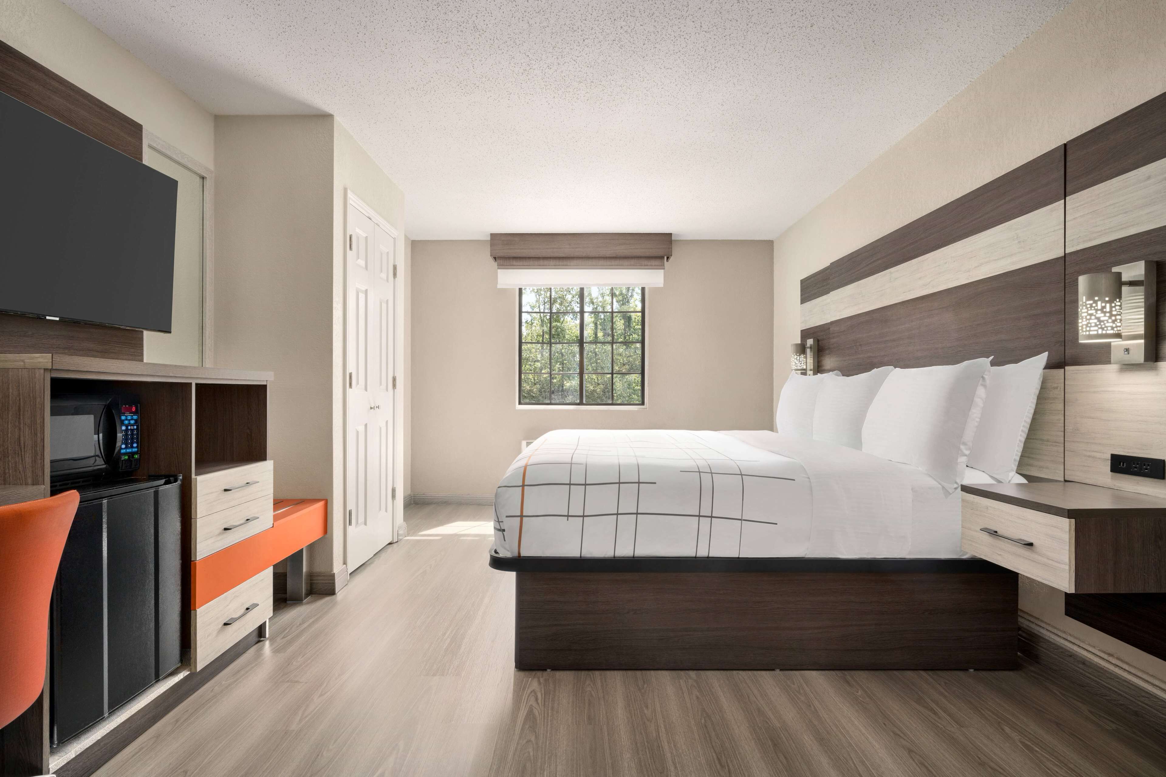 Ropa de cama de alta calidad y escritorio 