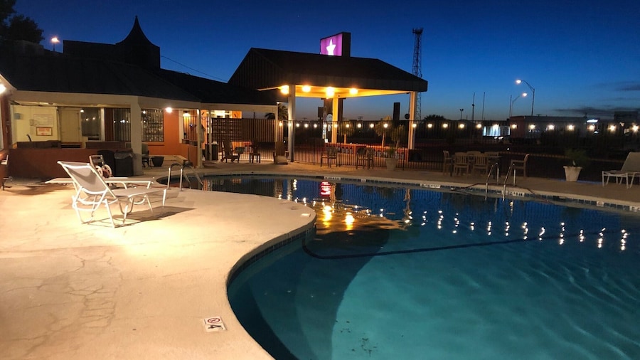 The Classic Desert Aire Hotel