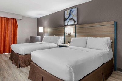 Clarion Hotel