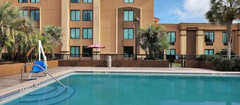 Ramada by Wyndham Jacksonville I-95 by Butler Blvd