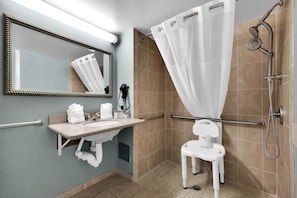 Articles de toilette gratuits, sèche-cheveux, serviettes fournies