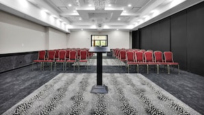 Ballroom - Ramada by Wyndham Jacksonville I-95 by Butler Blvd (Jacksonville)