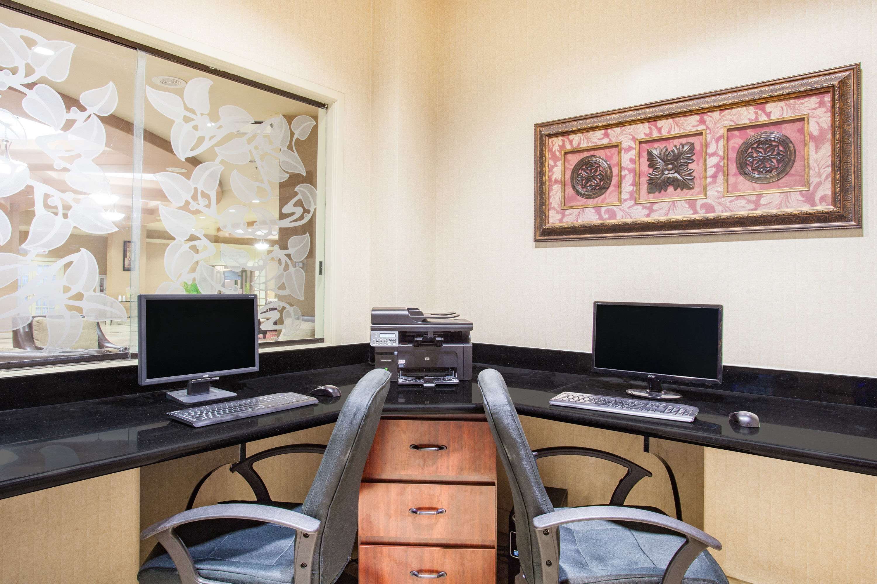 Photo - Ramada by Wyndham Jacksonville I-95 by Butler Blvd