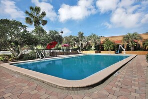 Pool - Ramada by Wyndham Jacksonville I-95 by Butler Blvd (Jacksonville)