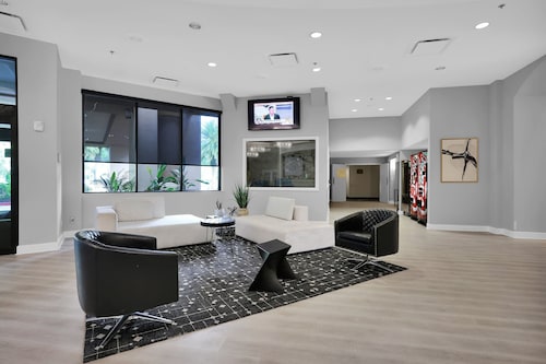 Ramada by Wyndham Jacksonville I-95 by Butler Blvd