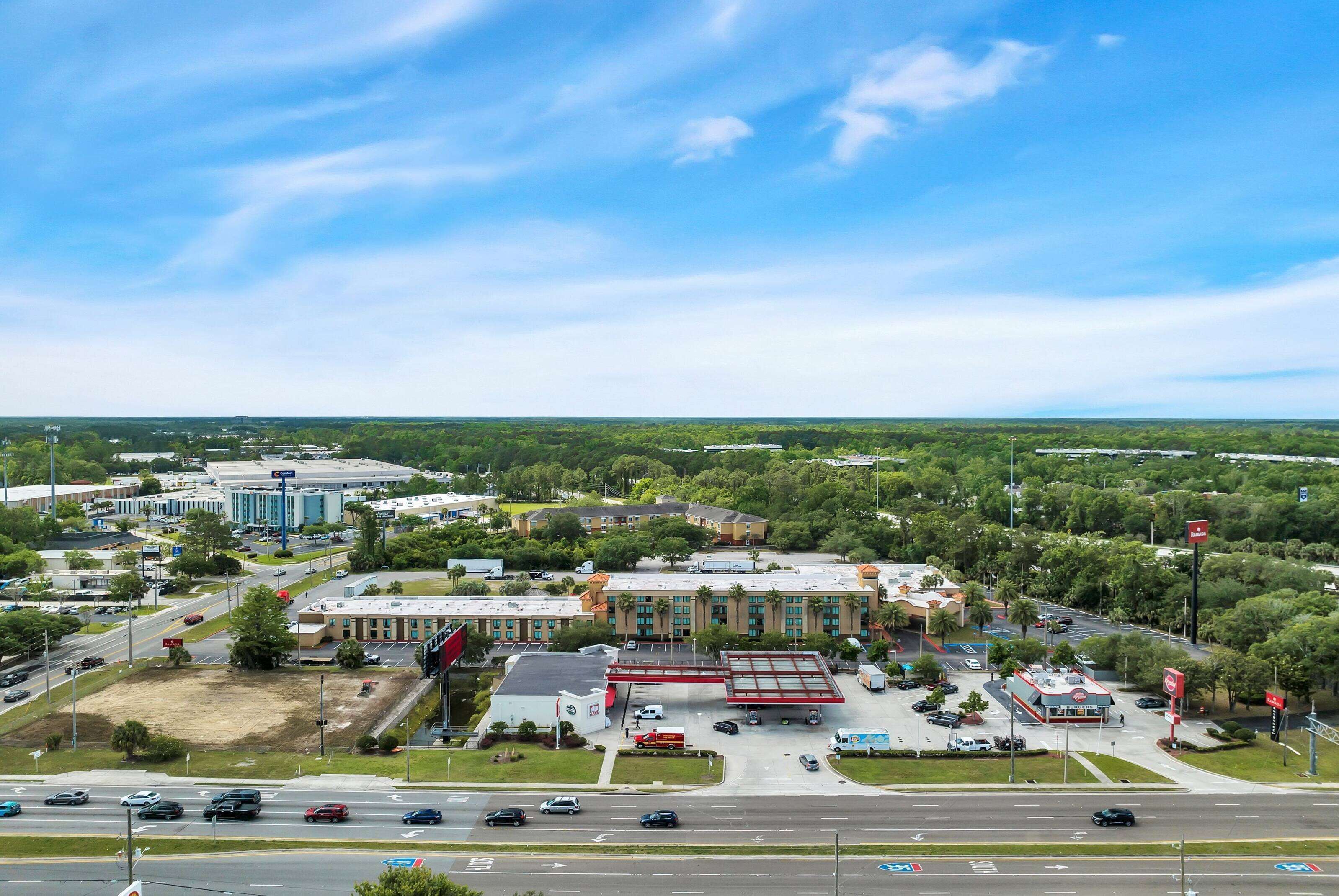 Photo - Ramada by Wyndham Jacksonville I-95 by Butler Blvd
