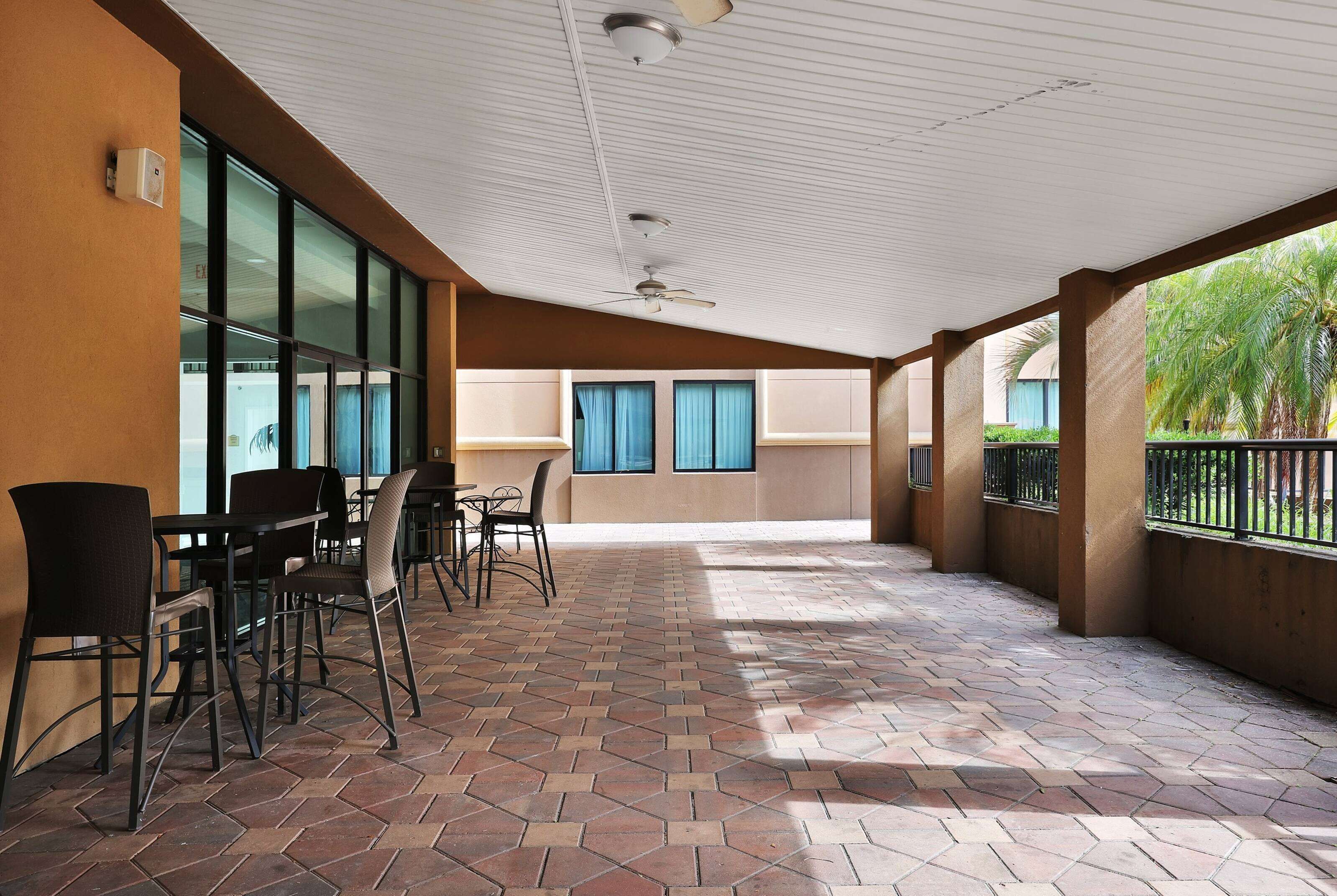 Photo - Ramada by Wyndham Jacksonville I-95 by Butler Blvd