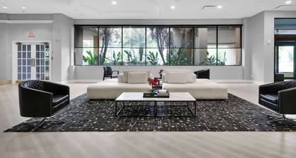 Ramada by Wyndham Jacksonville I-95 by Butler Blvd