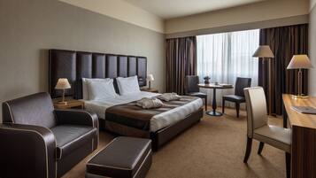 Literie hypoallergénique, minibar, bureau