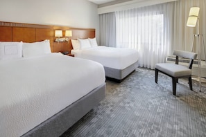 Premium bedding, desk, laptop workspace, iron/ironing board - Courtyard by Marriott Atlanta Marietta/I-75 North (Marietta)
