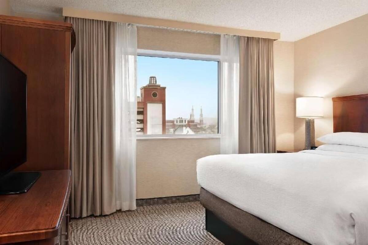 1 bedroom, premium bedding, pillowtop beds, in-room safe