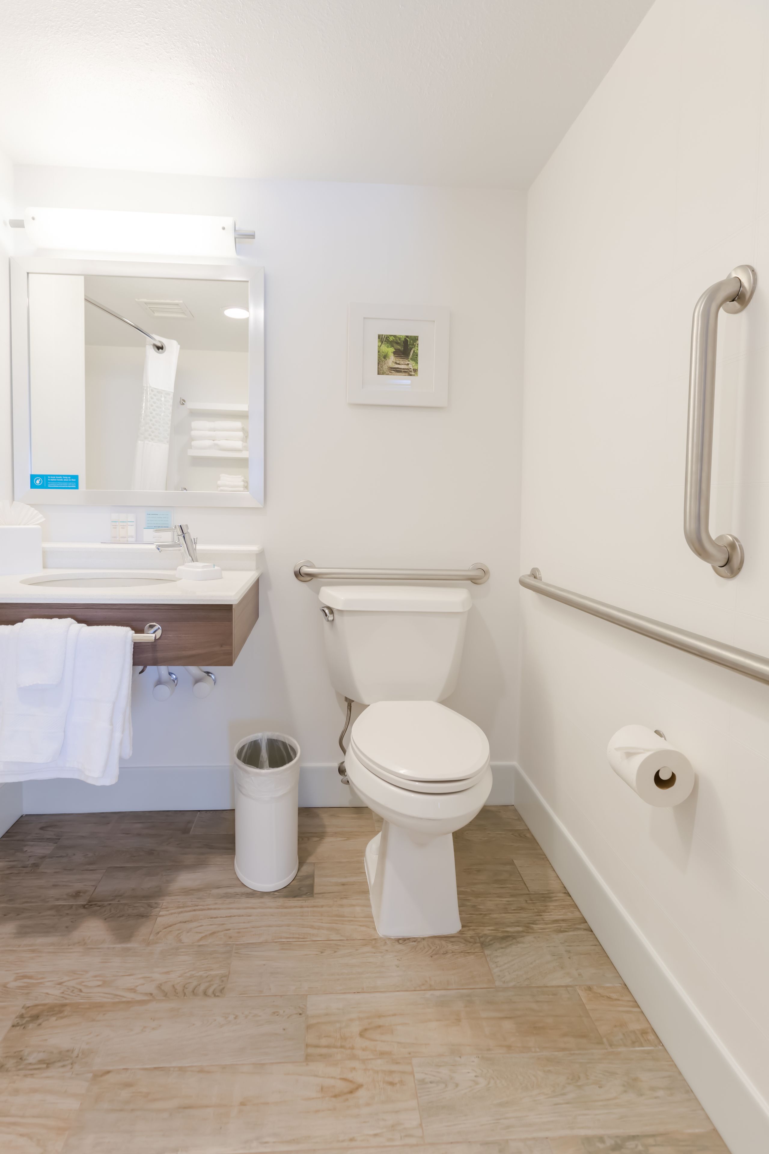 room, 2 queen beds, accessible, non smoking | bathroom | combined shower/bathtub, free toiletries, hair dryer, towels