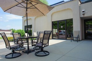 Terrace/patio - Hampton Inn Rochester-South (Rochester)