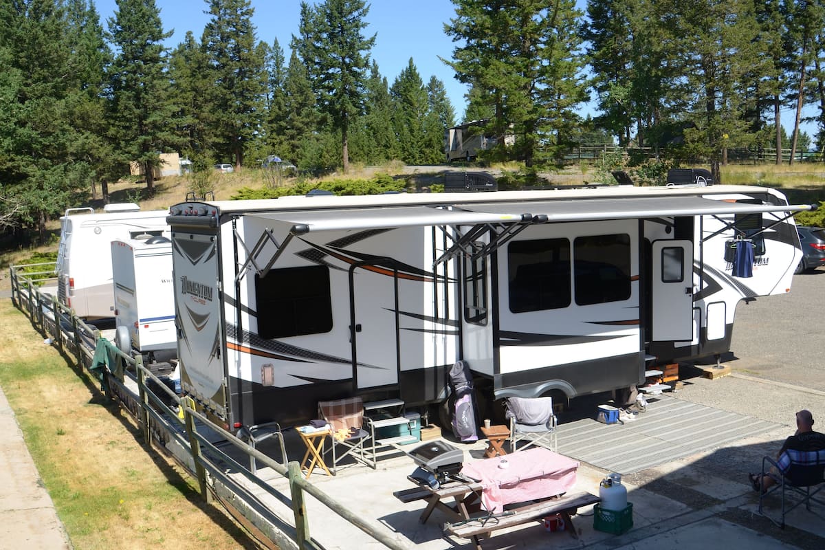 Full Hook-up Campsite | Strykjärn/strykbräda, gratis wi-fi och sängkläder