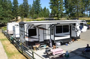 Full Hook-up Campsite | Iron/ironing board, free WiFi, bed sheets - 108 Golf Resort (108 Mile Ranch)