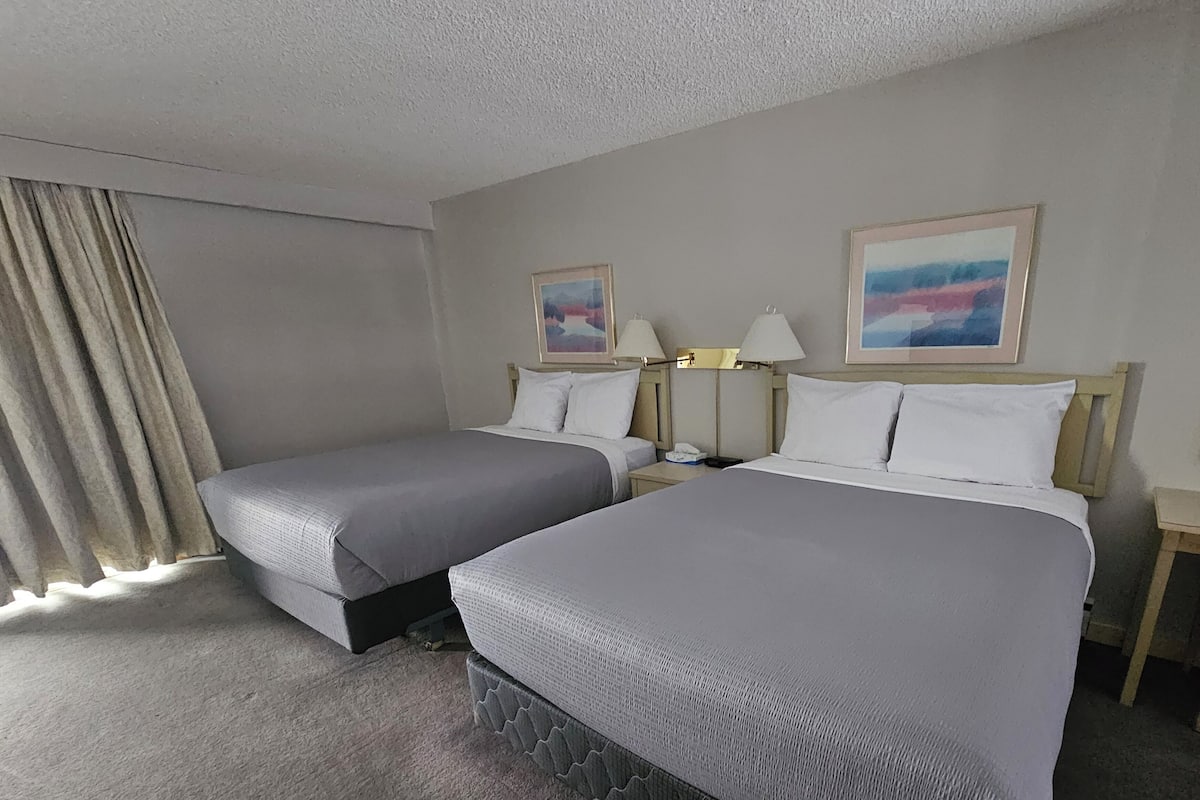 Deluxe Two Queen Room