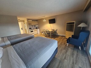 Deluxe Double Room, Kitchenette | Iron/ironing board, free WiFi, bed sheets - 108 Golf Resort (108 Mile Ranch)