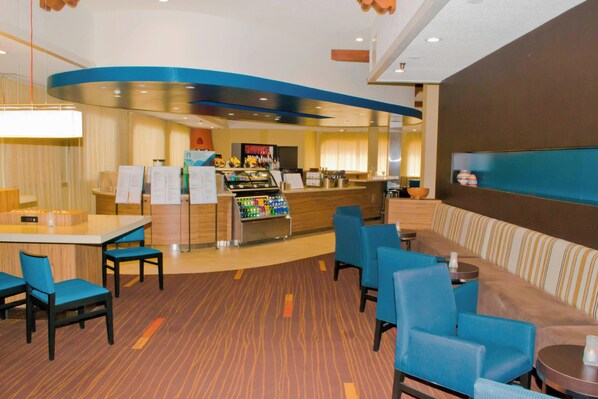 Breakfast and dinner served