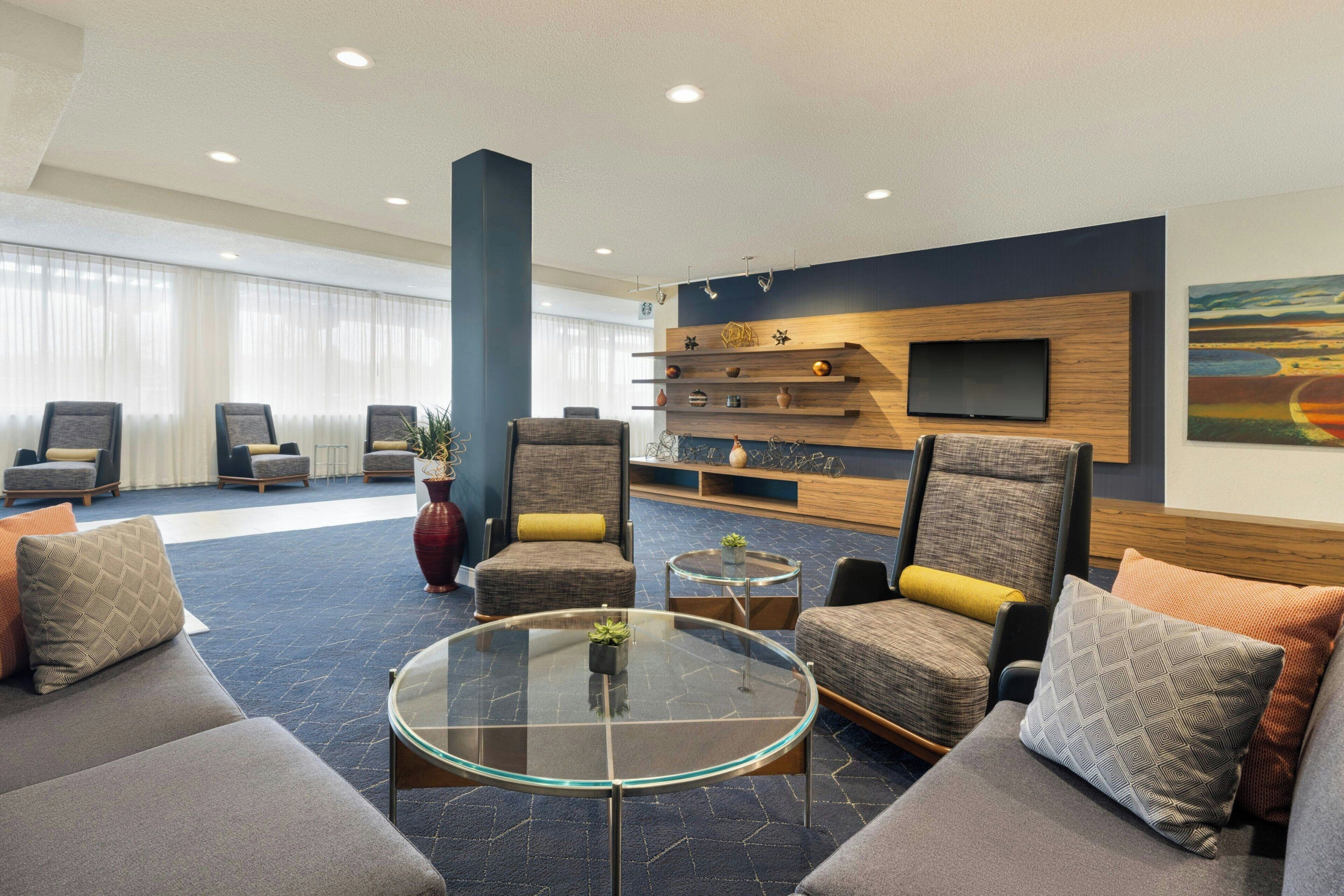 Lobby lounge