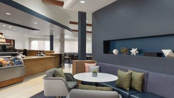 Se ofrece un desayuno completo todos los días (por un coste adicional)