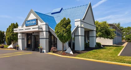 Travelodge by Wyndham Milwaukee