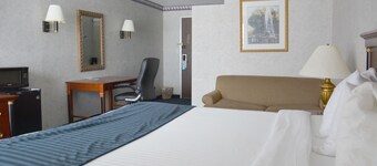 Travelodge by Wyndham Milwaukee