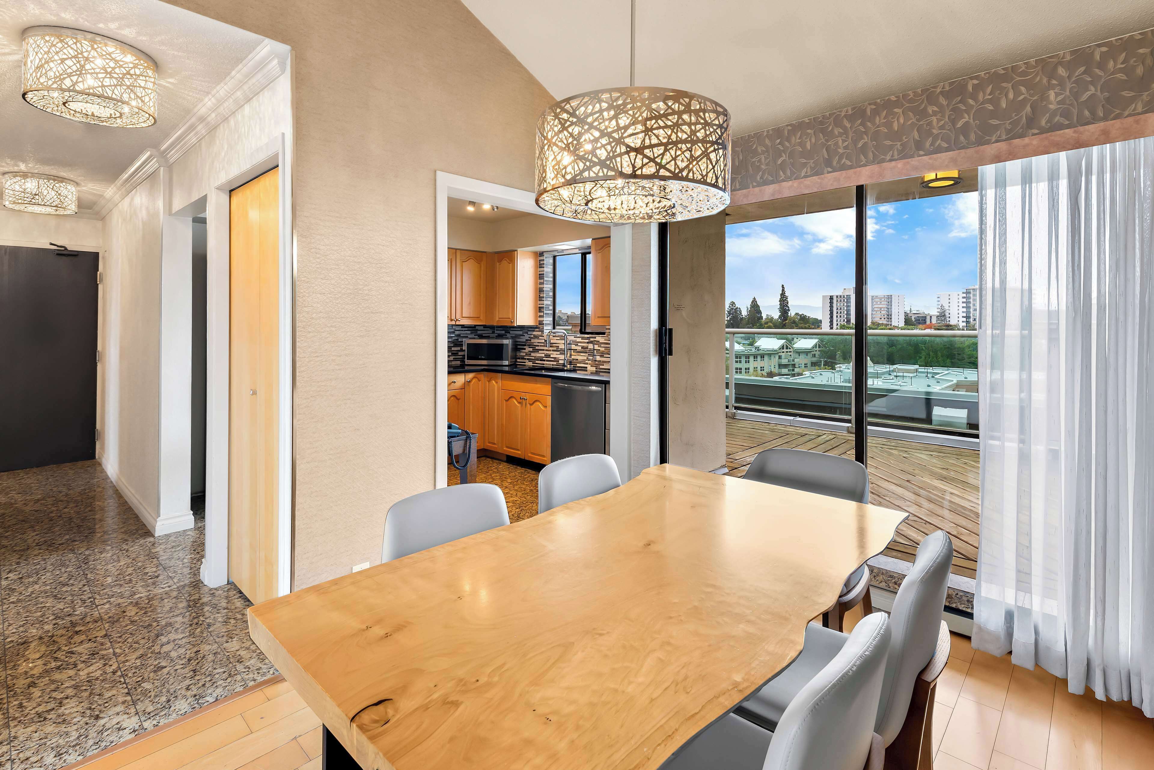 suite, 1 king bed, kitchen, harbour view (penthouse;with sofabed) | hypo-allergenic bedding, pillow-top beds, in-room safe, desk