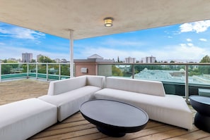 Suite, Multiple Beds, Kitchen, Harbor View | Hypo-allergenic bedding, pillowtop beds, in-room safe, desk