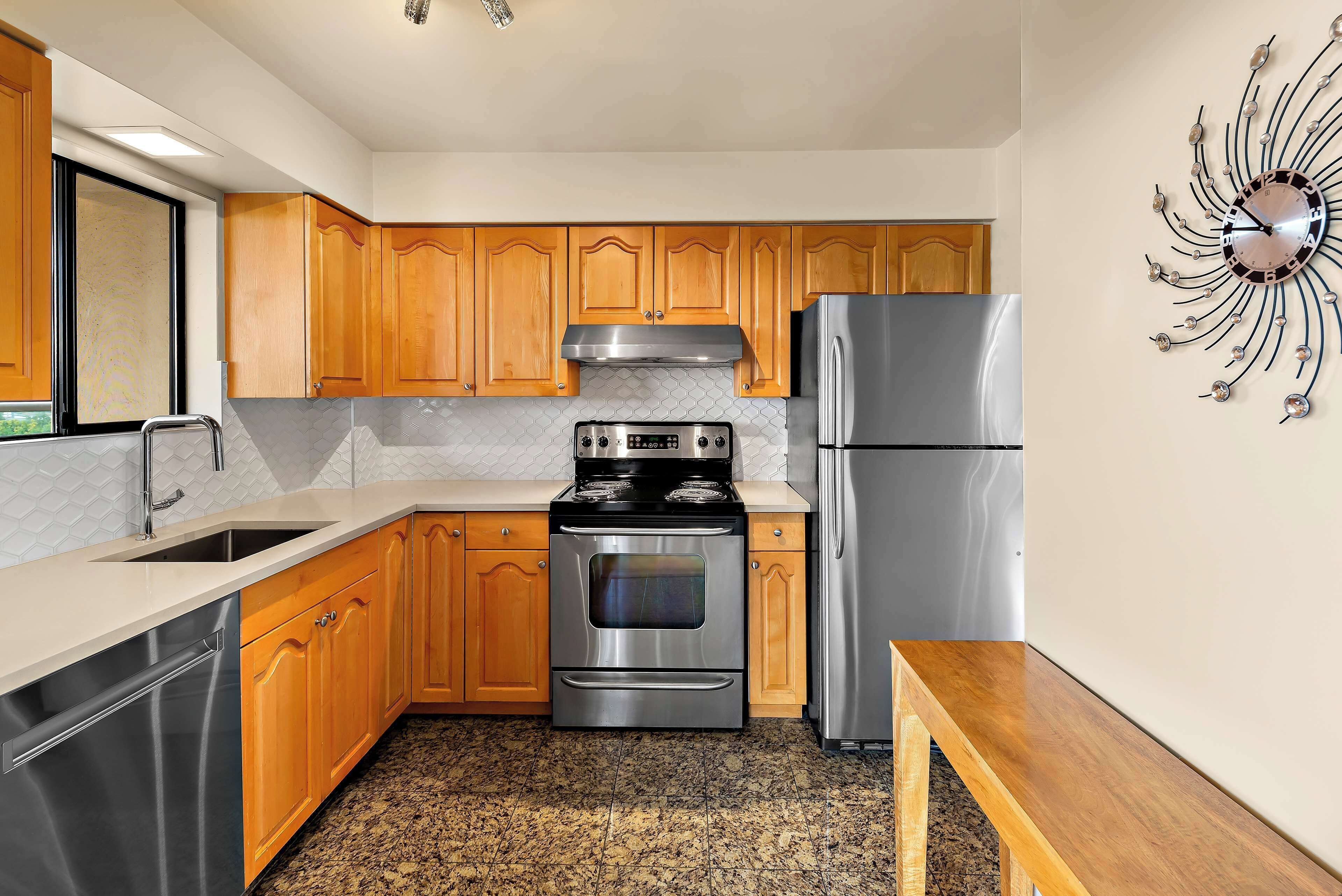 suite, multiple beds, kitchen, harbour view | hypo-allergenic bedding, pillow-top beds, in-room safe, desk