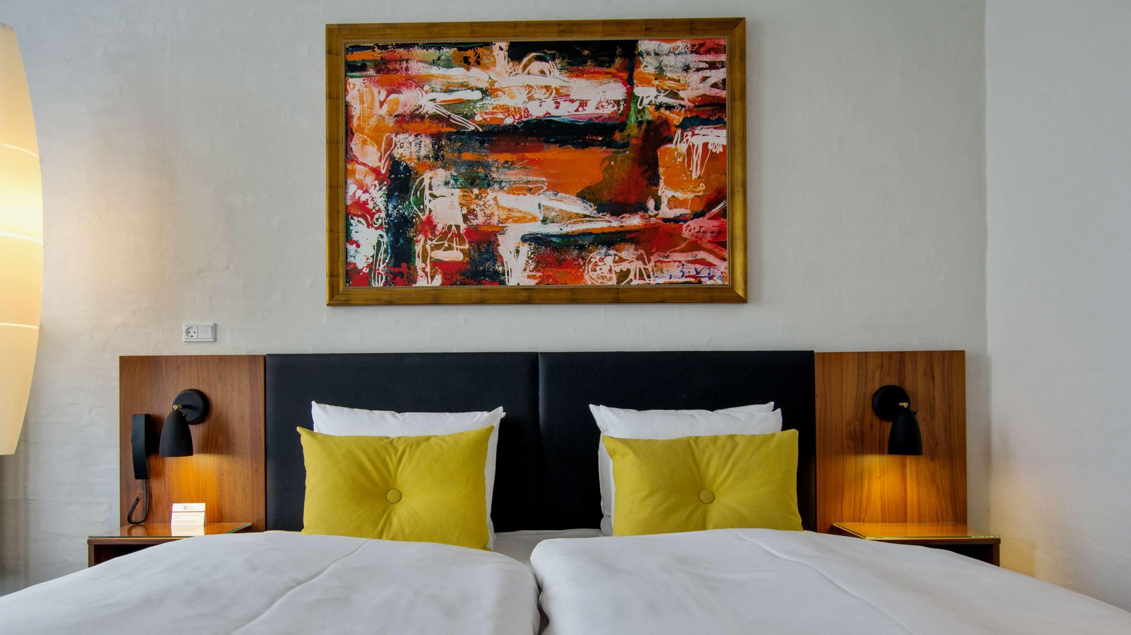 Junior Suite, 1 King Bed, Non Smoking, Bathtub (with Sofabed) | In-room safe, desk, blackout drapes, iron/ironing board