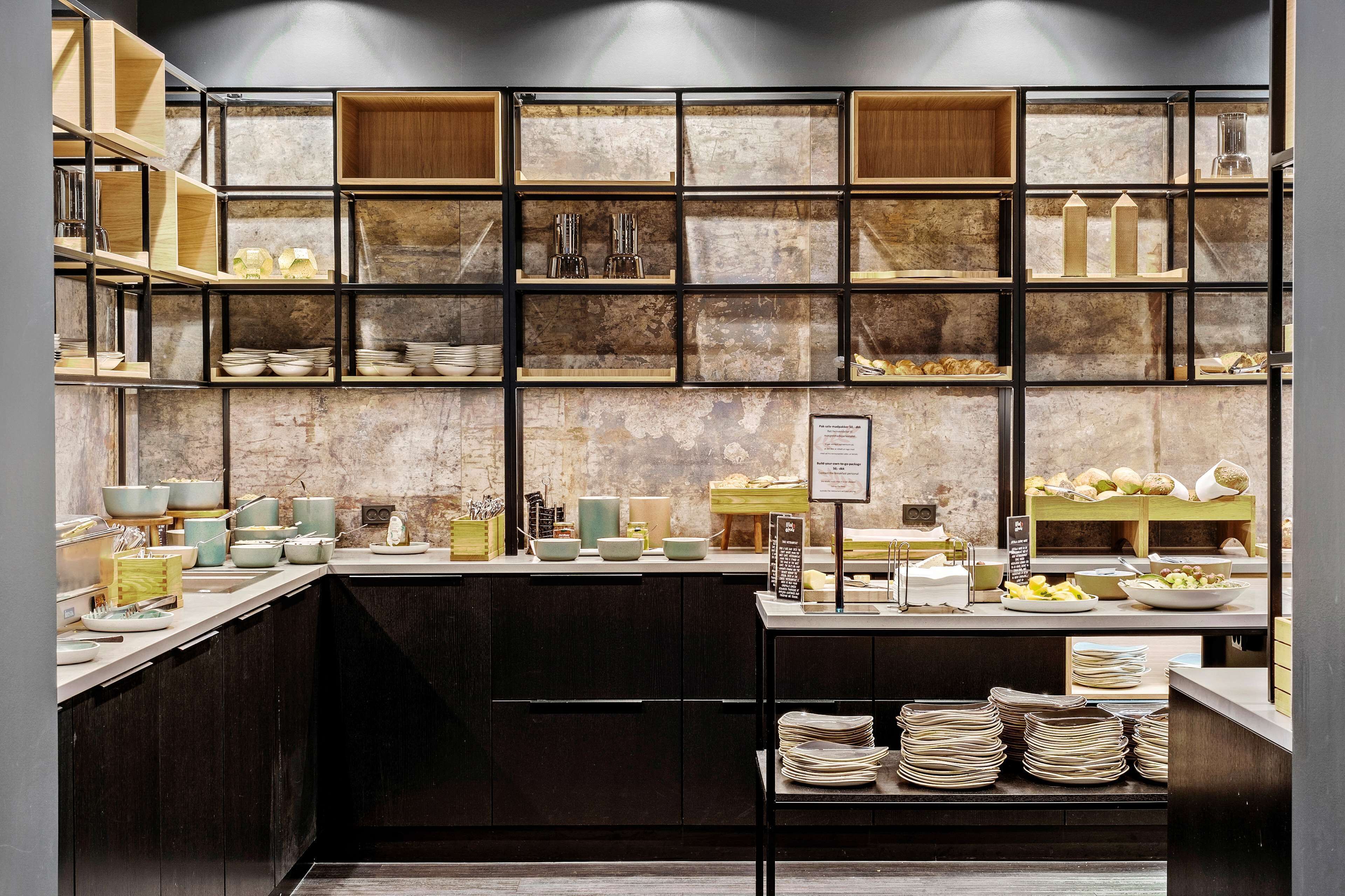 lunch and dinner served