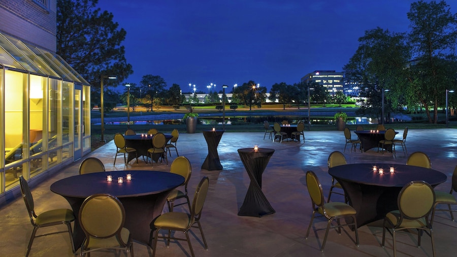 Sheraton Suites Chicago Elk Grove