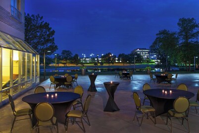 Sheraton Suites Chicago Elk Grove