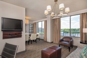 Executive Suite, 1 Double Bed | Premium bedding, in-room safe, desk, laptop workspace