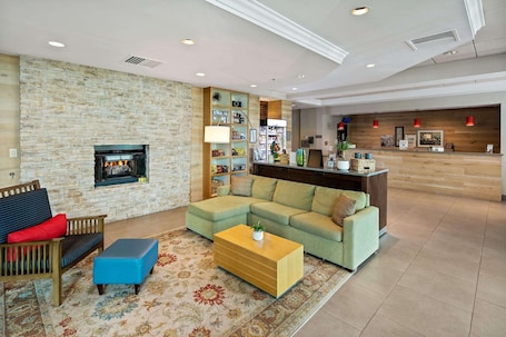 Lobby. Country Inn & Suites by Radisson, San Diego North, CA