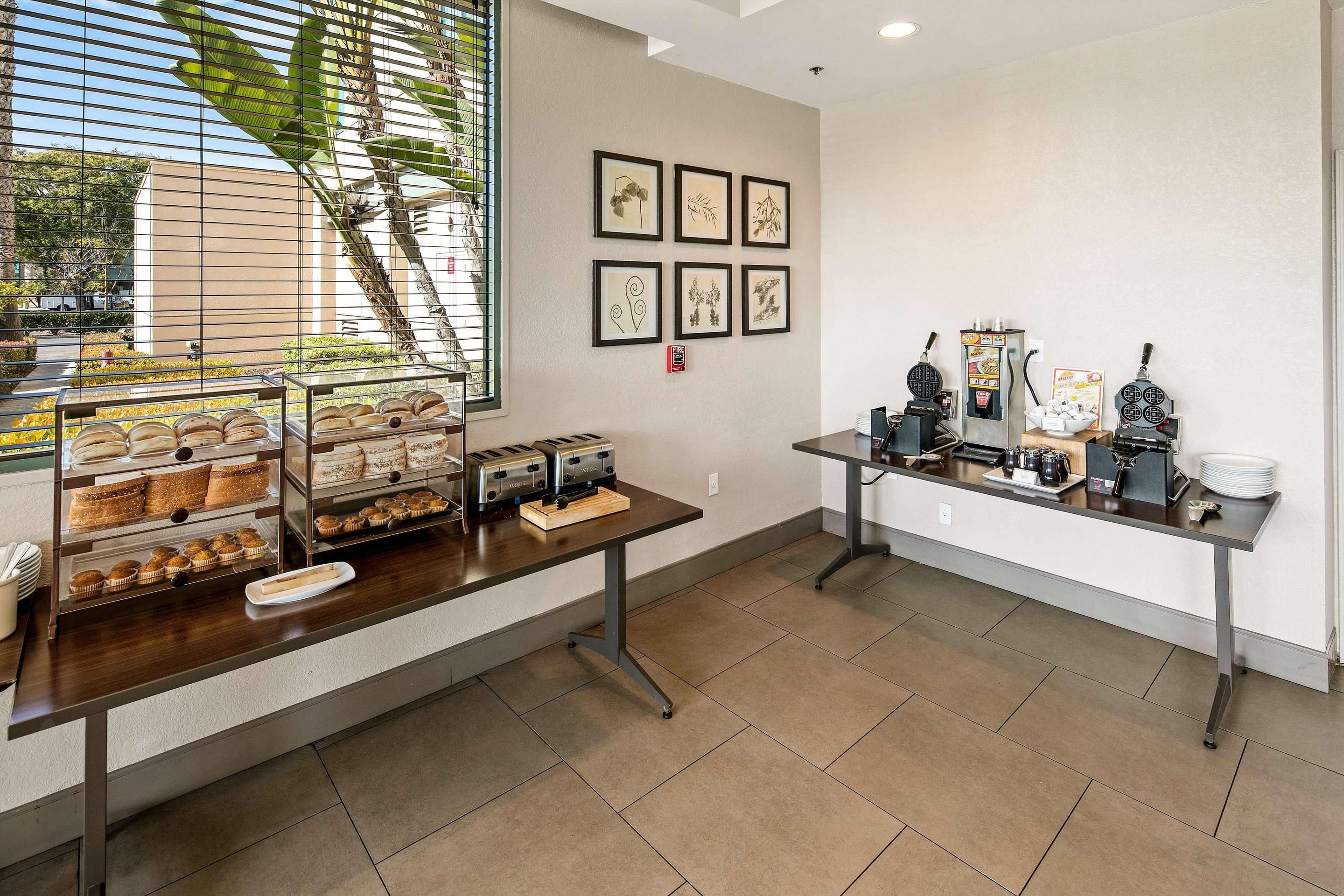 Free daily on-the-go breakfast