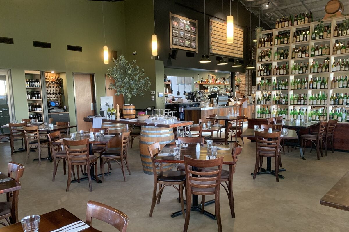 2 restaurants, breakfast, lunch served; local and international cuisine