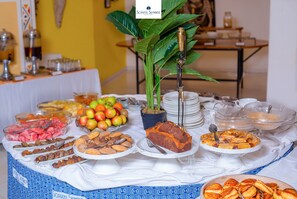Daily buffet breakfast for a fee