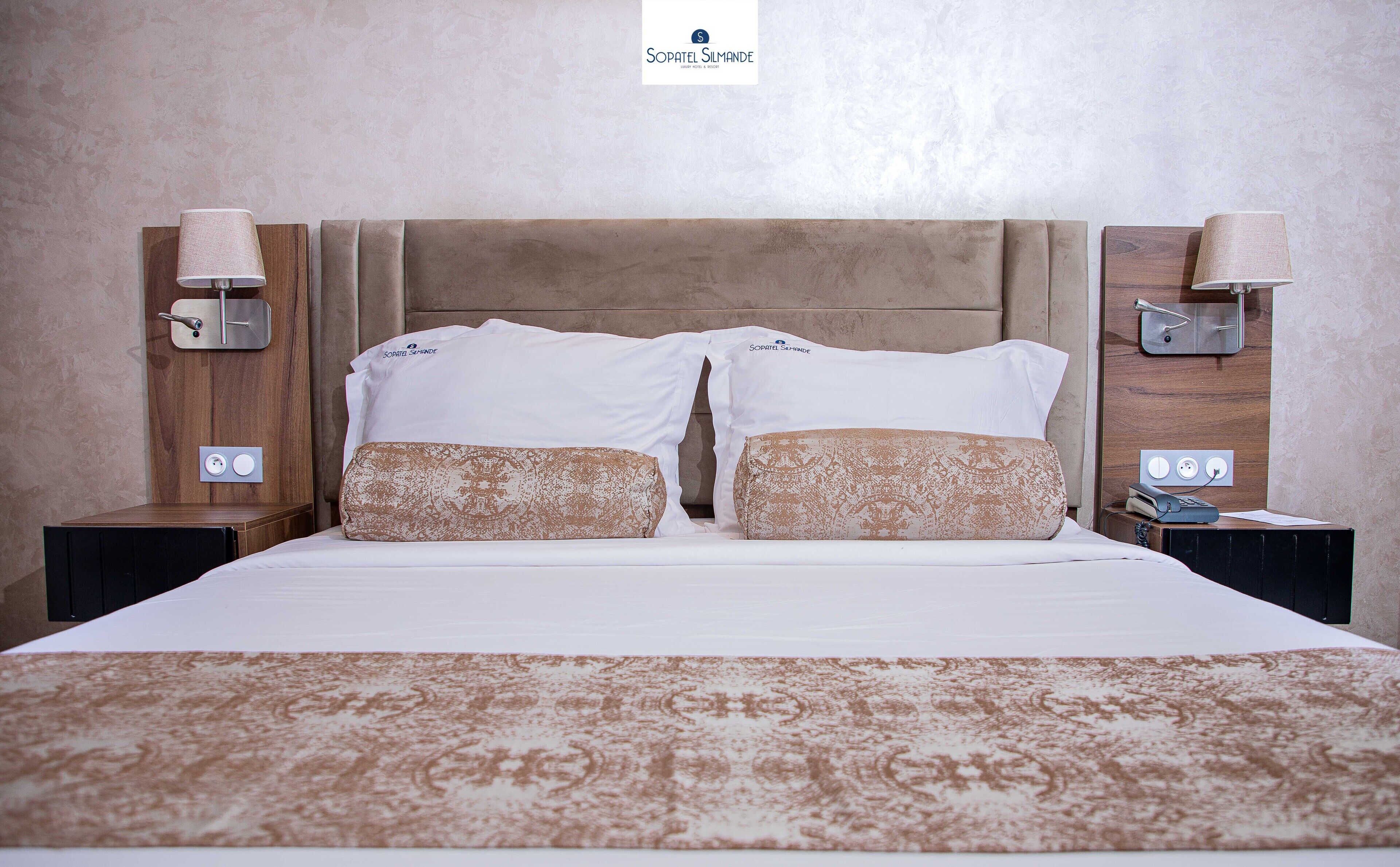 standard double room | minibar, in-room safe, desk, soundproofing