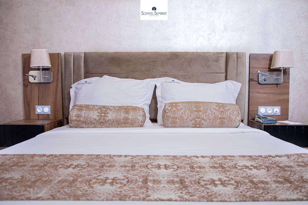 standard double room | minibar, in-room safe, desk, soundproofing