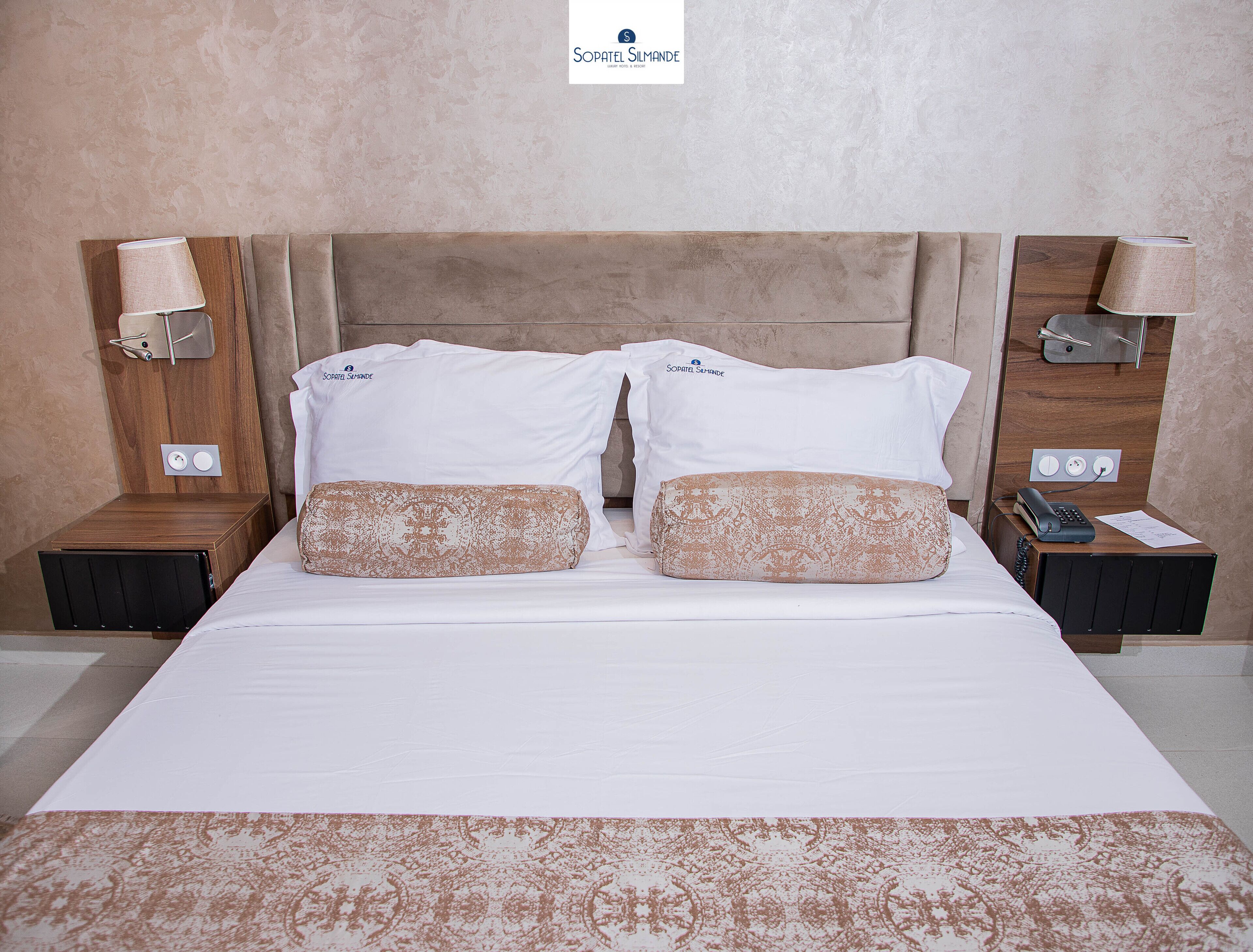 standard double room | minibar, in-room safe, desk, soundproofing