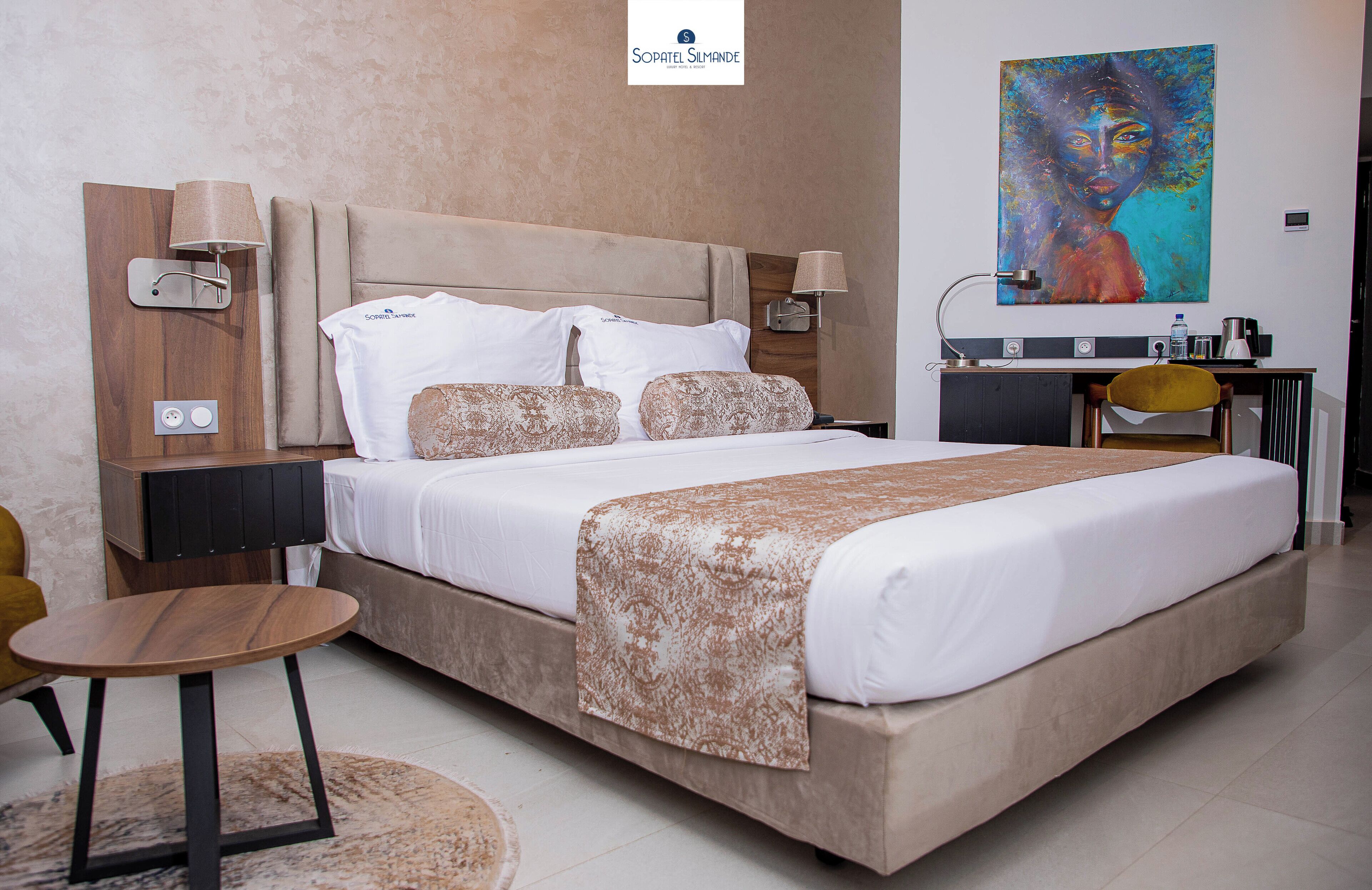 Habitación estándar doble | Minibar, caja fuerte, escritorio y sistema de insonorización