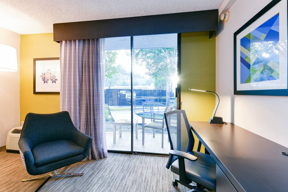 Kamar Standar, 2 Tempat Tidur Queen, akses ke kolam renang | 1 kamar tidur, seprai katun Mesir, dan seprai premium