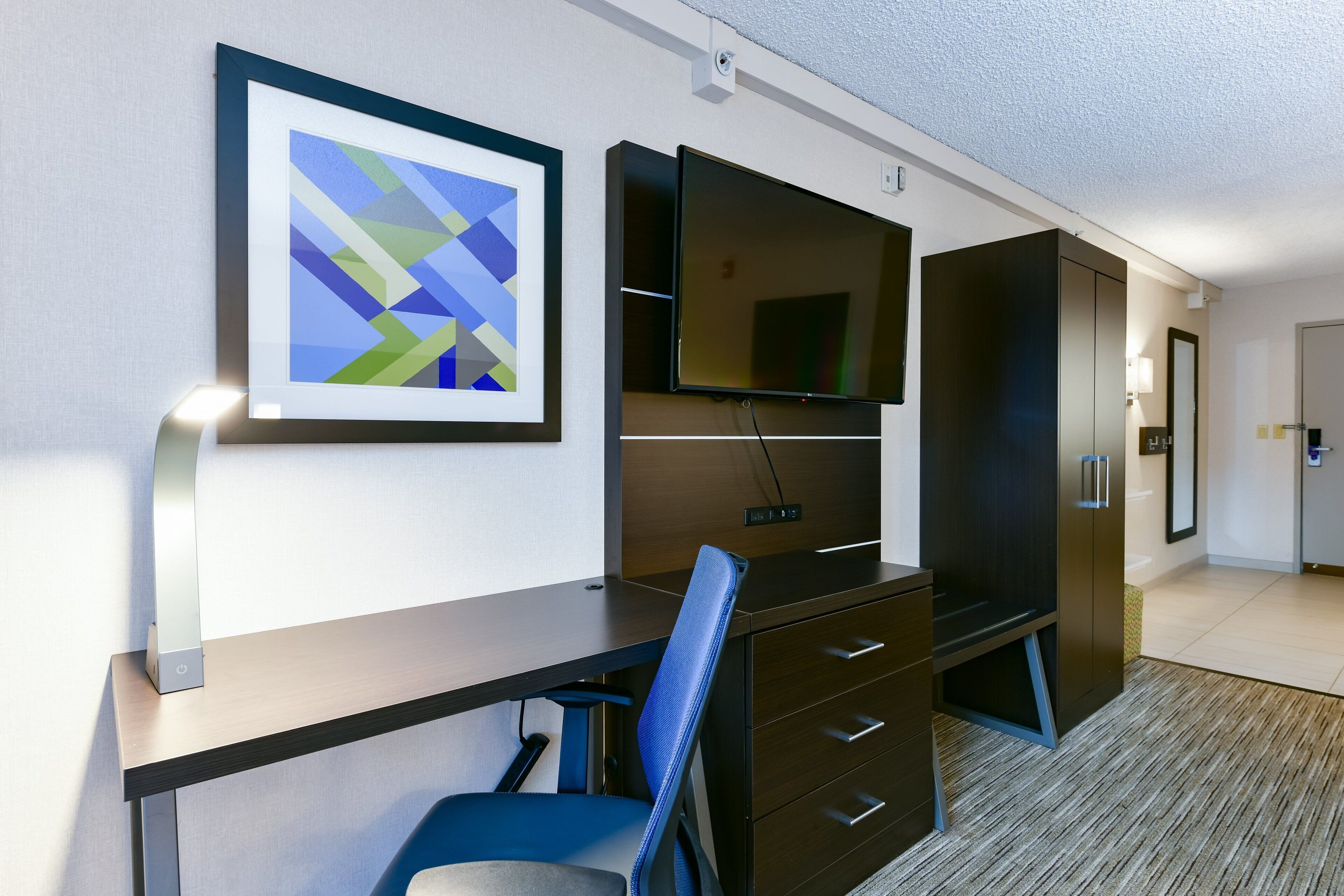 standard room, 1 king bed, mobility accessible, non smoking (communications, mobility) | room amenity