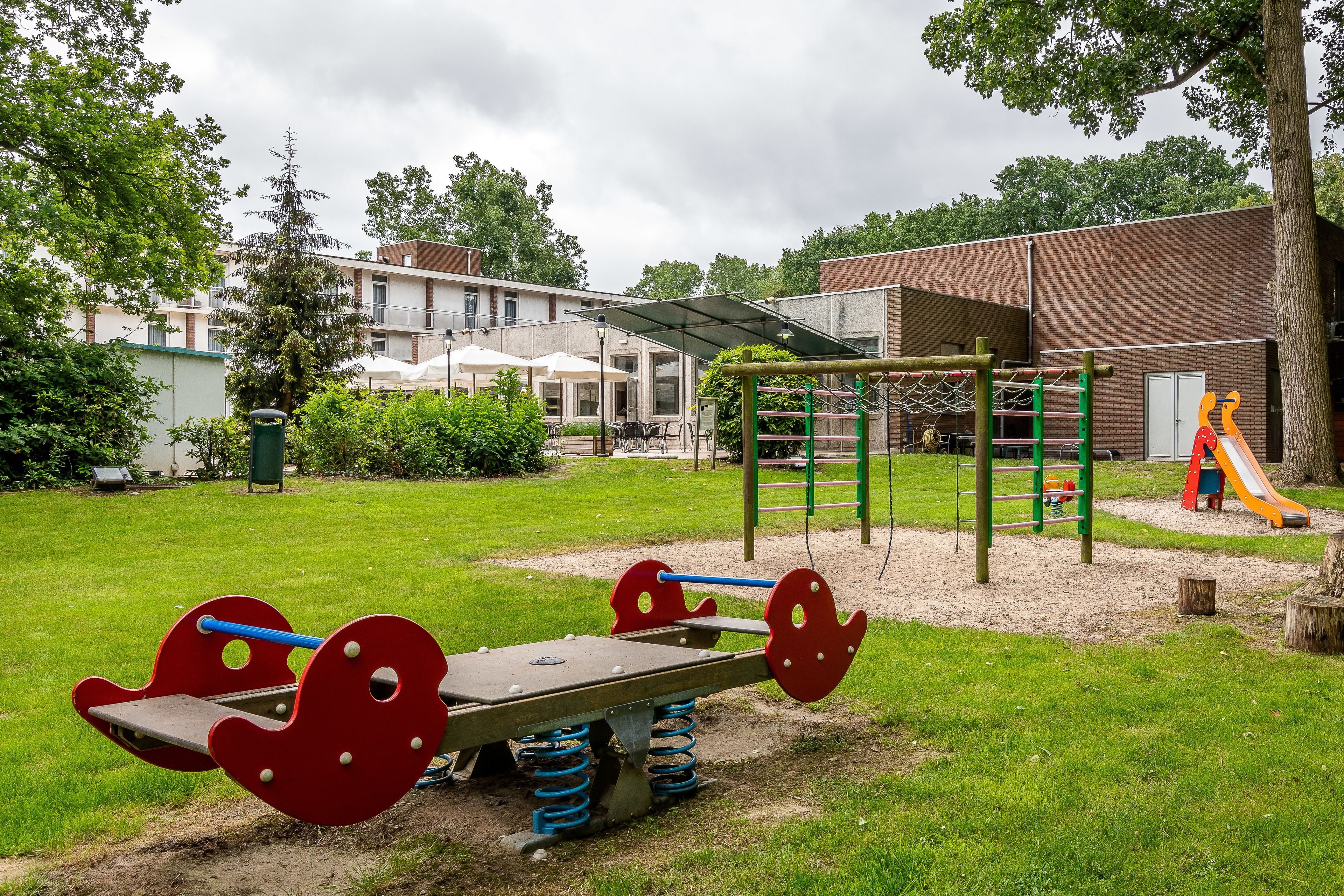 children’s play area – outdoor