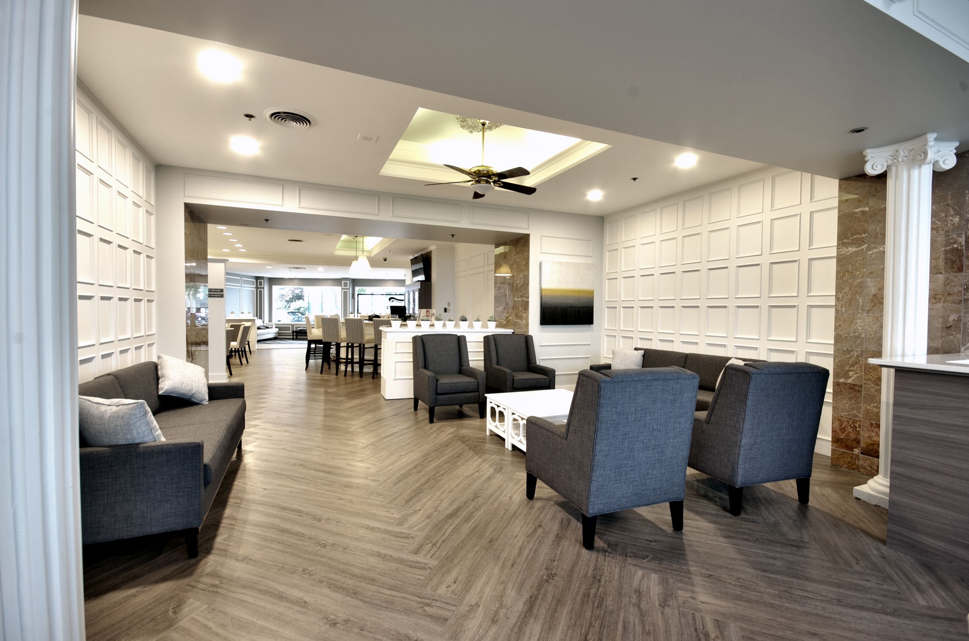 3 restaurants, serveren ontbijt