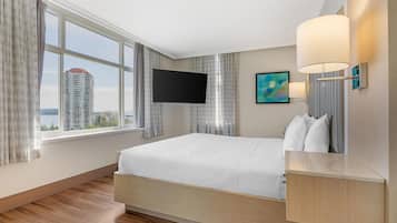 Phòng Suite, 1 giường cỡ king, tủ lạnh, quang cảnh cảng (with Sofabed) | Bộ đồ giường cao cấp, két bảo mật tại phòng, bàn